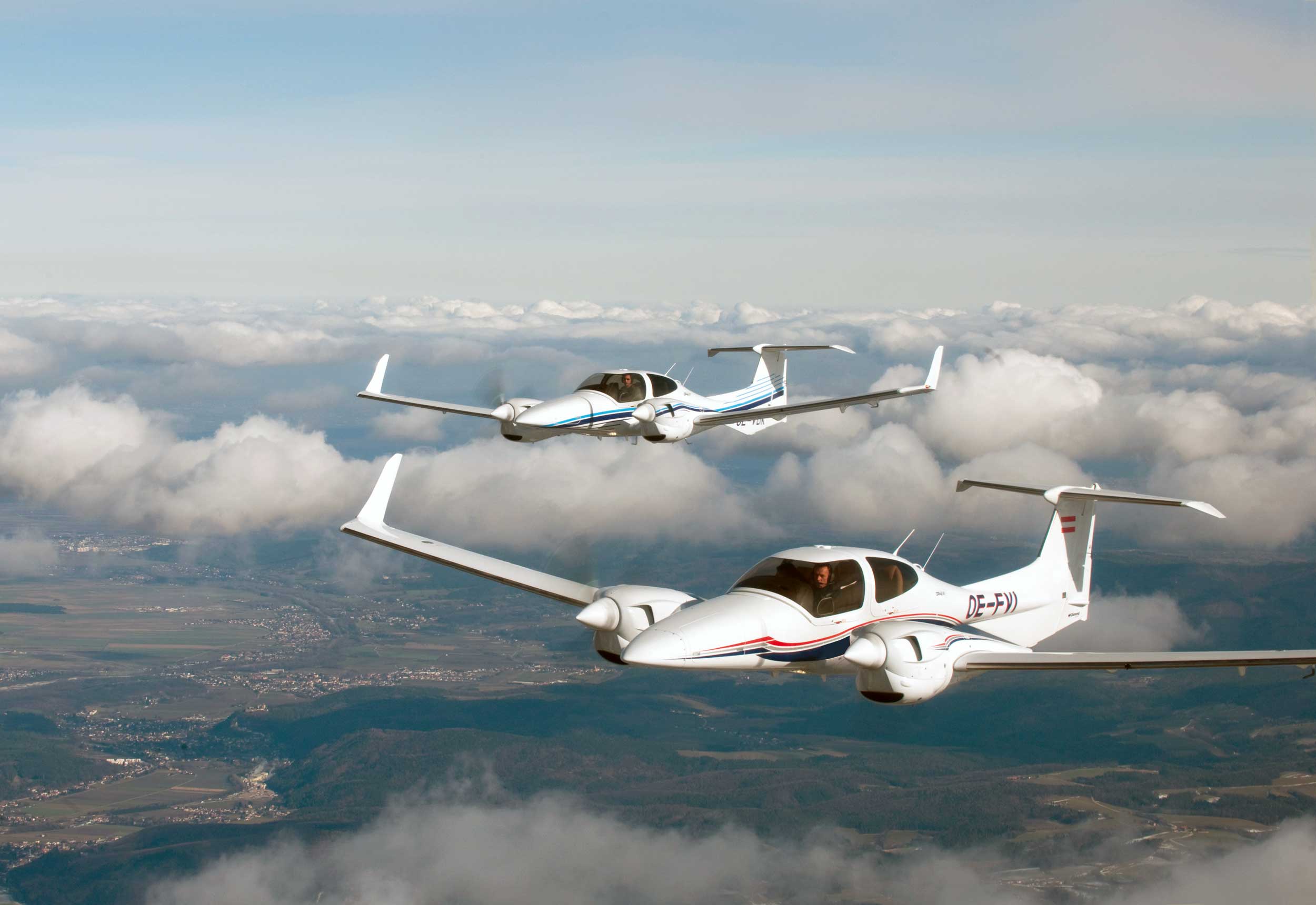 Diamond-DA42-VI_formation-PCN - Pilot Career News : Pilot Career News