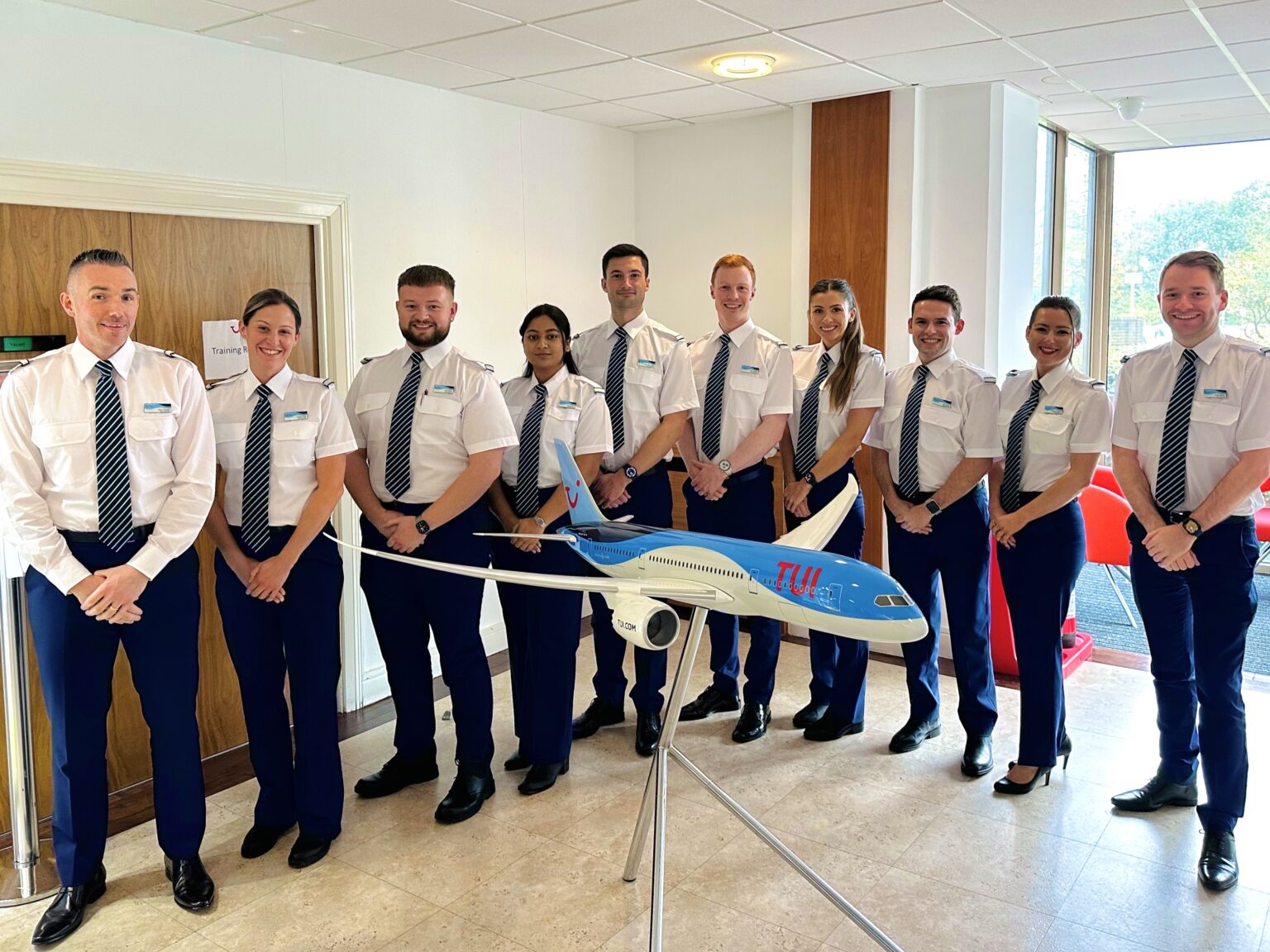 tui-welcomes-more-mpl-cadets-pilot-career-news-pilot-career-news